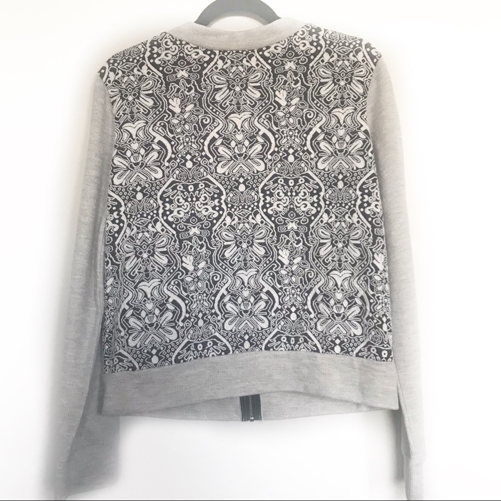 Patterned zip up jacket! - Picture 2 of 4